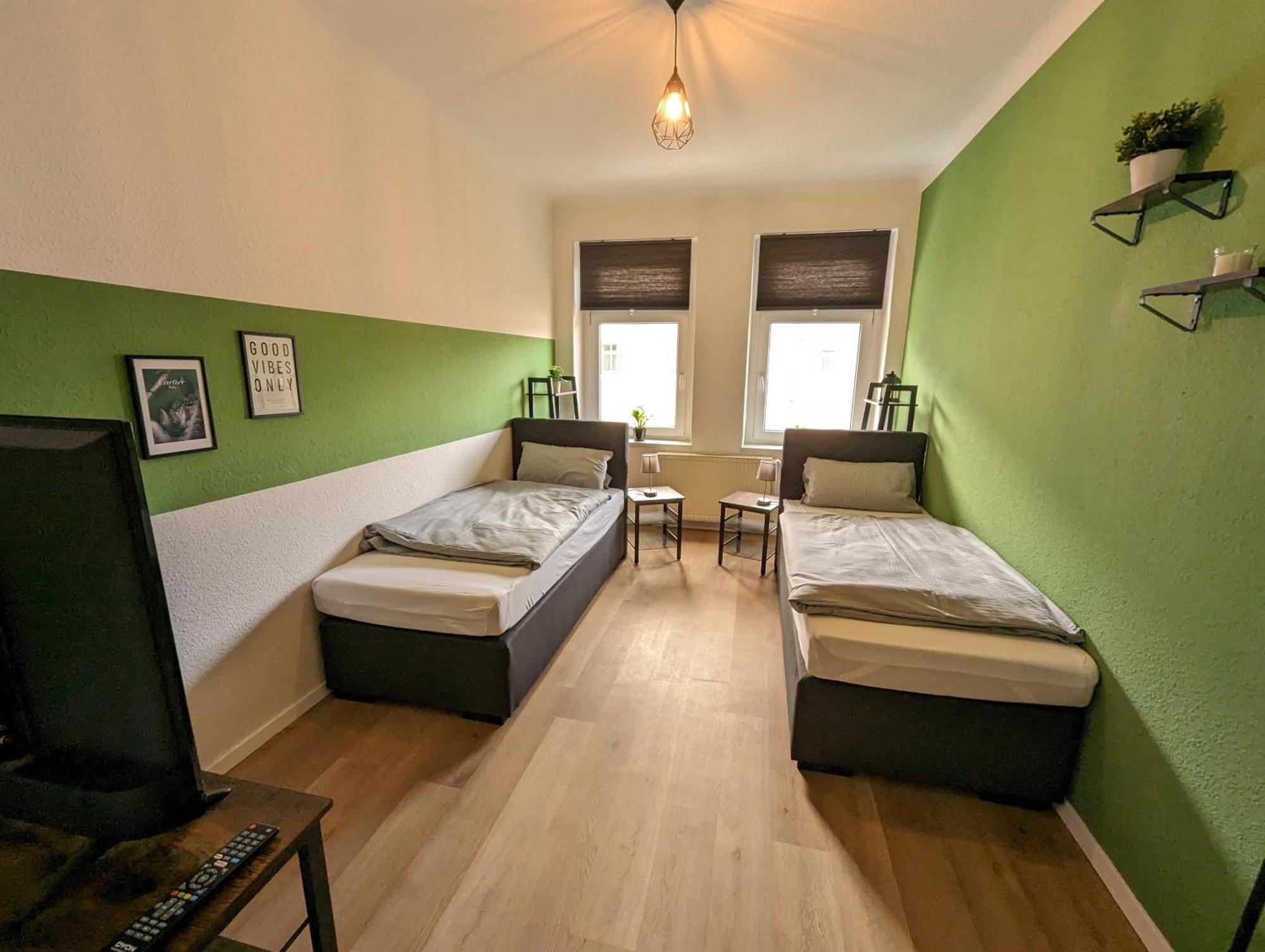 Sali-Homes Boarding Haus Monteur-Wohnungen Balkon Vollkueche Autobahnaehe Markranstadt Bagian luar foto